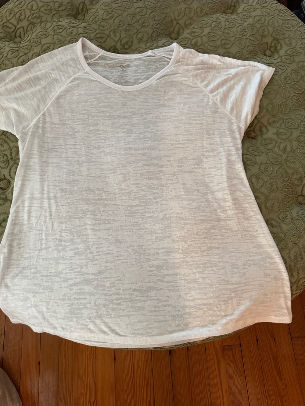 AVIA Women’s Lightweight White workout Short-Sleeve Tee